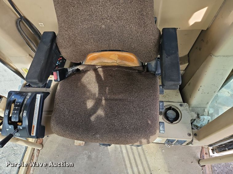 image for item DN7234 2001 Caterpillar    143H motor grader