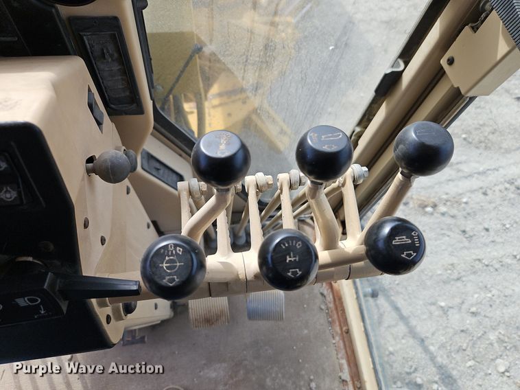 image for item DN7234 2001 Caterpillar    143H motor grader