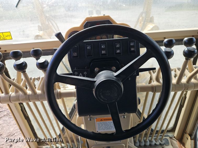image for item DN7234 2001 Caterpillar    143H motor grader