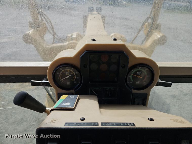 image for item DN7234 2001 Caterpillar    143H motor grader