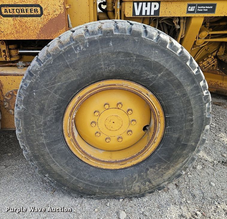 image for item DN7234 2001 Caterpillar    143H motor grader