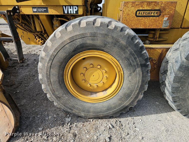 image for item DN7234 2001 Caterpillar    143H motor grader