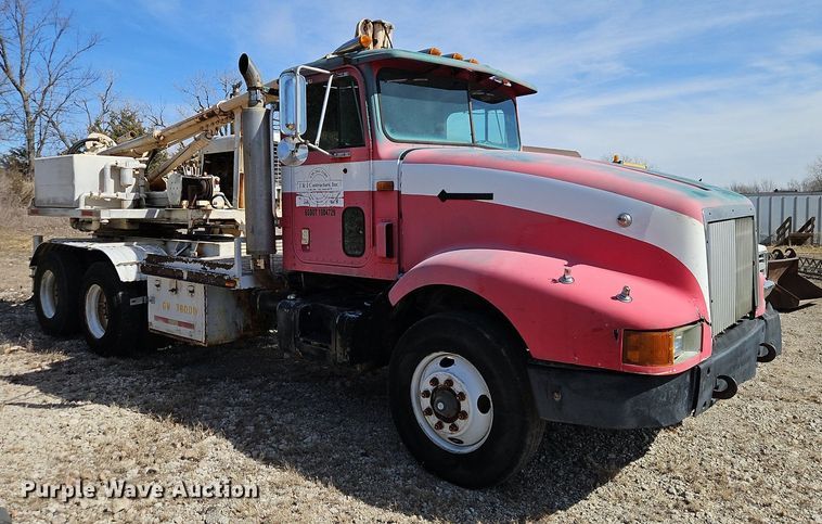image for item DN7242 1993 International  9400 drilling rig truck