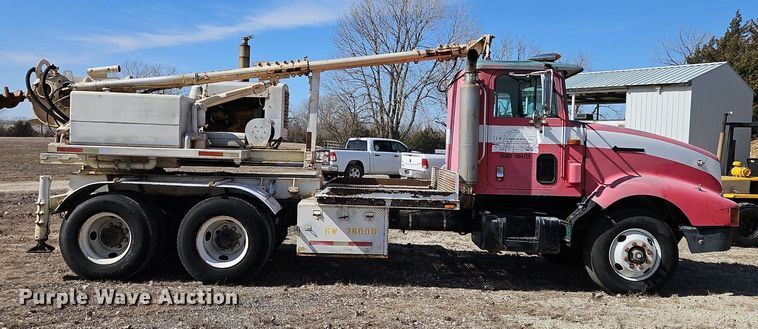 image for item DN7242 1993 International  9400 drilling rig truck