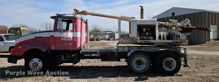 image for item DN7242 1993 International  9400 drilling rig truck