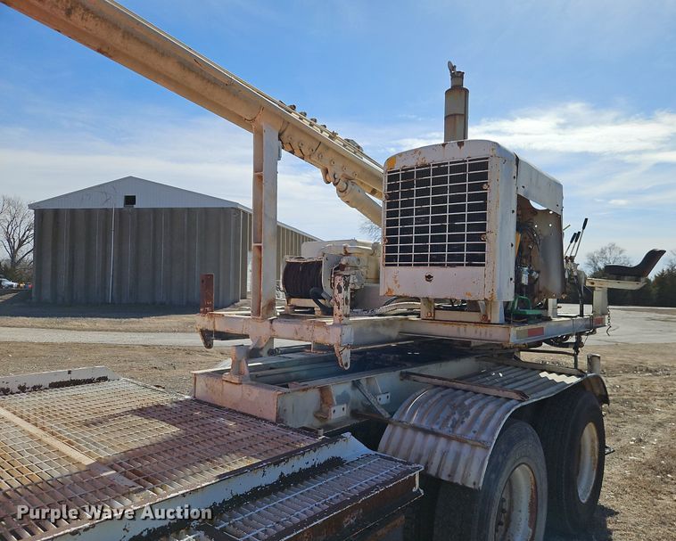 image for item DN7242 1993 International  9400 drilling rig truck