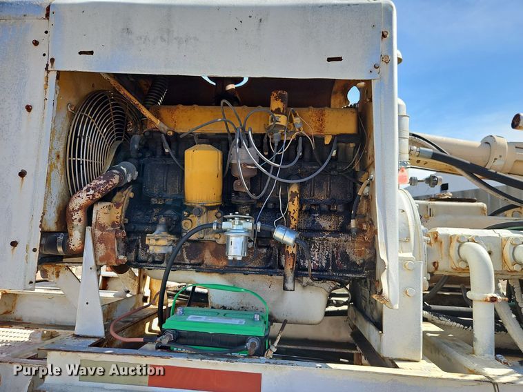 image for item DN7242 1993 International  9400 drilling rig truck