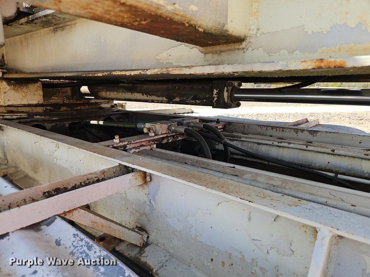 image for item DN7242 1993 International  9400 drilling rig truck