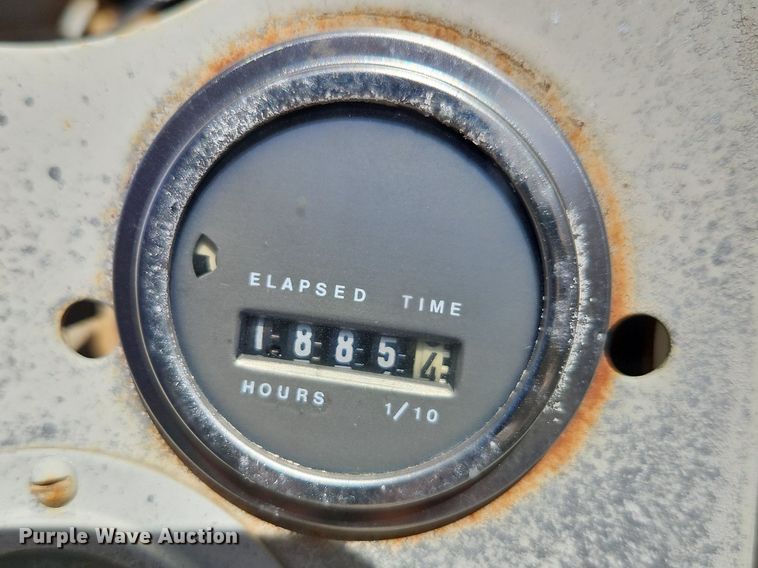 image for item DN7242 1993 International  9400 drilling rig truck