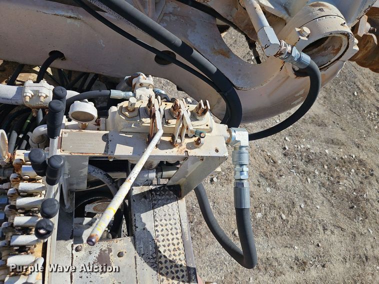 image for item DN7242 1993 International  9400 drilling rig truck