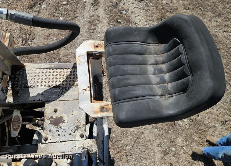 image for item DN7242 1993 International  9400 drilling rig truck