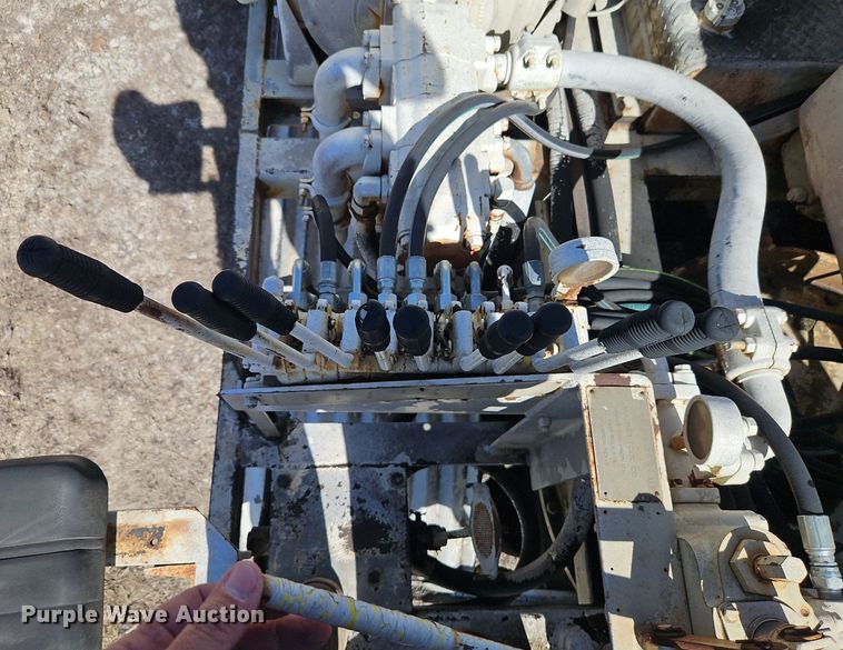 image for item DN7242 1993 International  9400 drilling rig truck