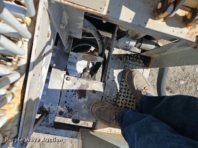 image for item DN7242 1993 International  9400 drilling rig truck