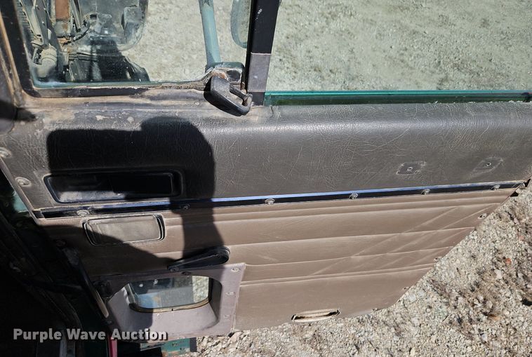 image for item DN7242 1993 International  9400 drilling rig truck