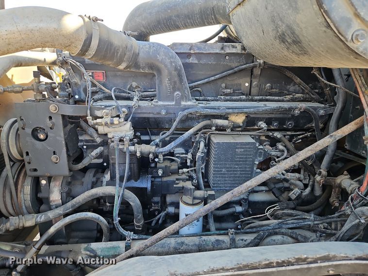 image for item DN7242 1993 International  9400 drilling rig truck