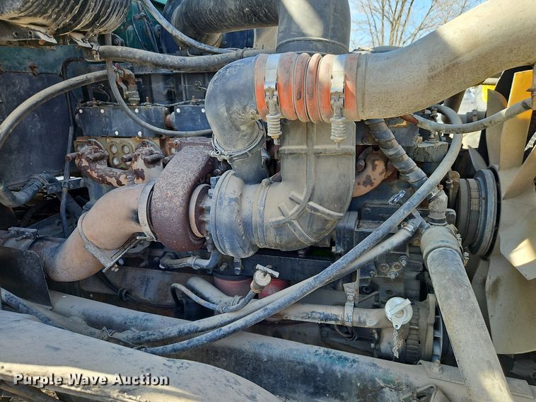 image for item DN7242 1993 International  9400 drilling rig truck