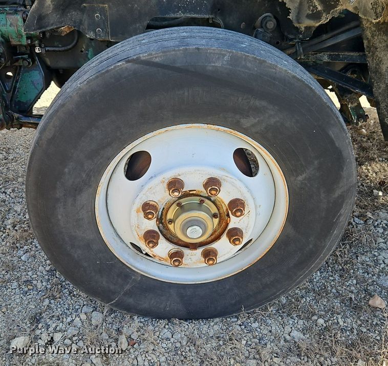 image for item DN7242 1993 International  9400 drilling rig truck