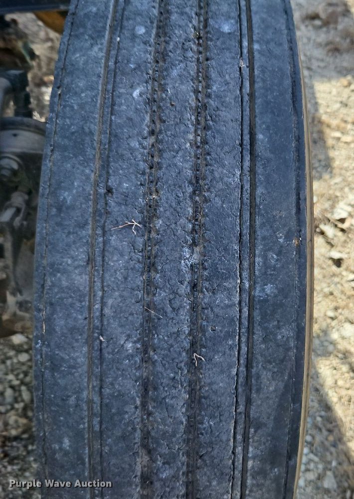 image for item DN7242 1993 International  9400 drilling rig truck