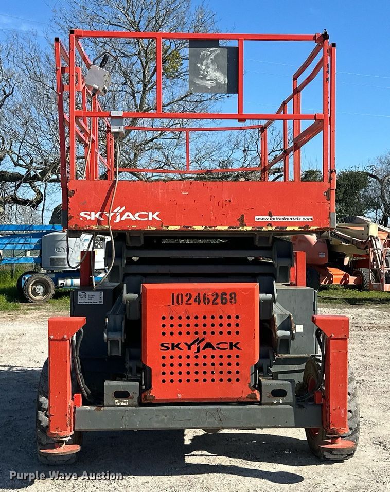image for item DN7675 2014 Skyjack  SJ8841 scissor lift