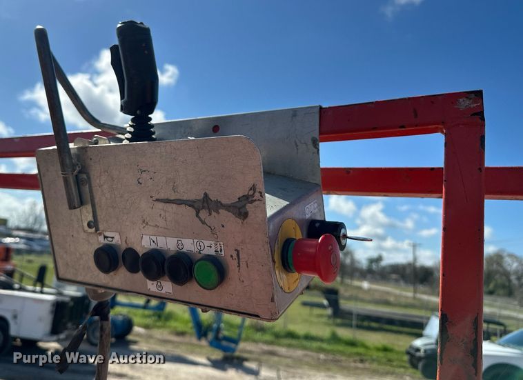 image for item DN7675 2014 Skyjack  SJ8841 scissor lift