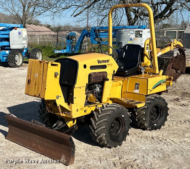 image for item DN7676 2006 Vermeer RT450 trencher