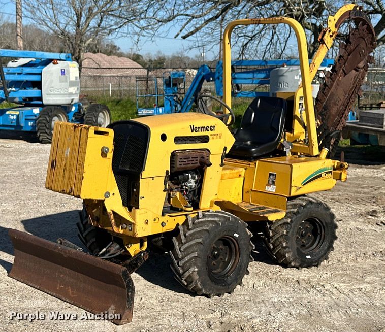 image for item DN7676 2006 Vermeer RT450 trencher