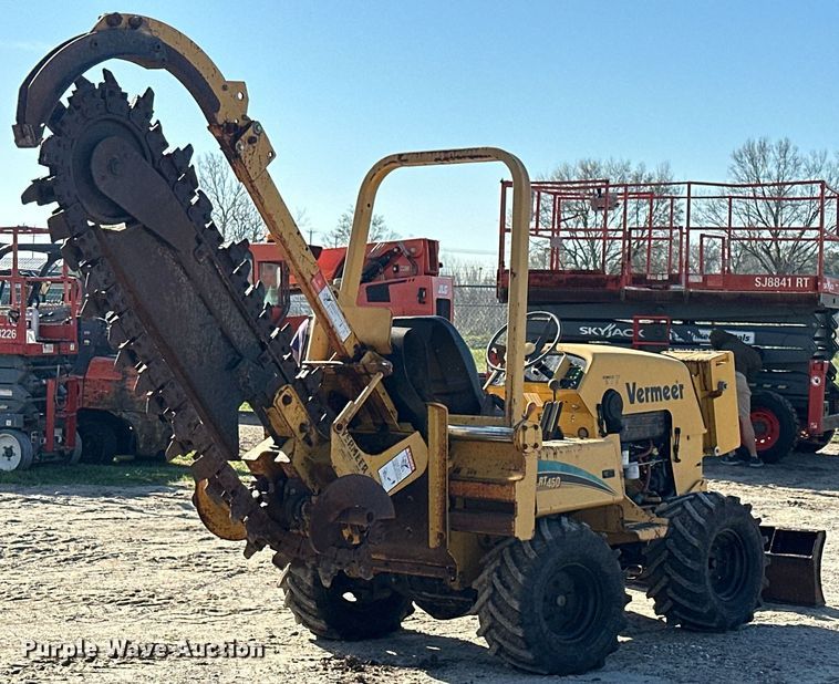 image for item DN7676 2006 Vermeer RT450 trencher