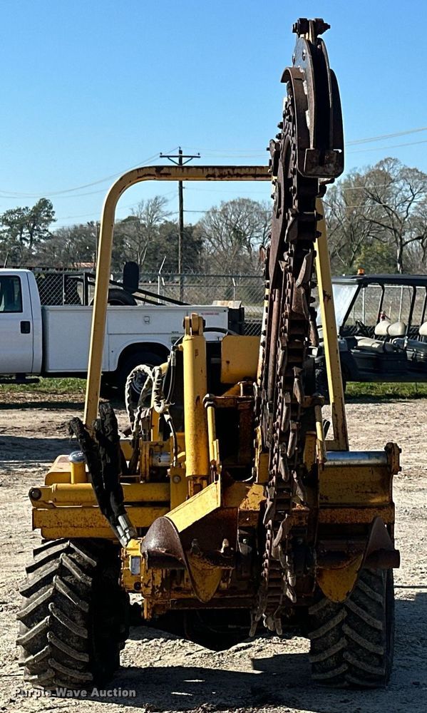 image for item DN7676 2006 Vermeer RT450 trencher
