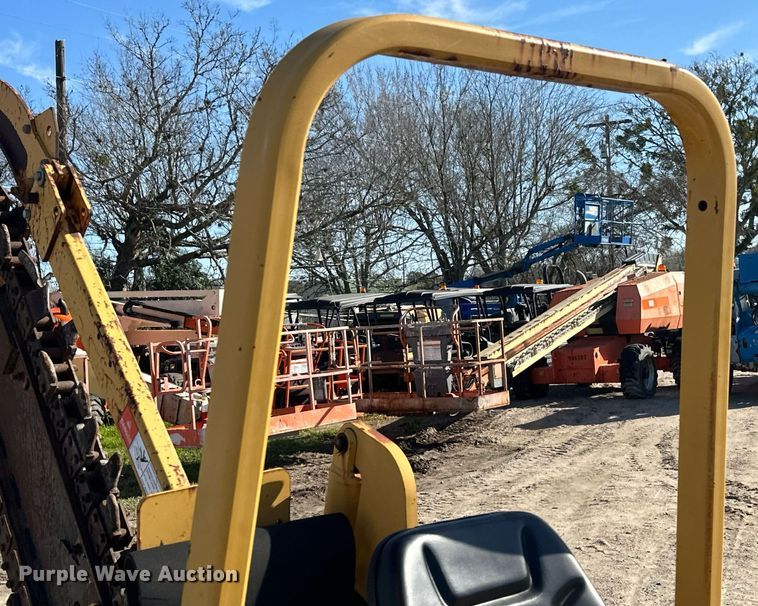 image for item DN7676 2006 Vermeer RT450 trencher