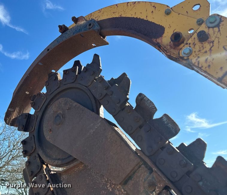 image for item DN7676 2006 Vermeer RT450 trencher