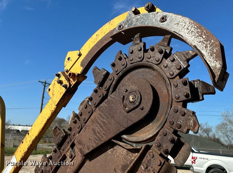 image for item DN7676 2006 Vermeer RT450 trencher