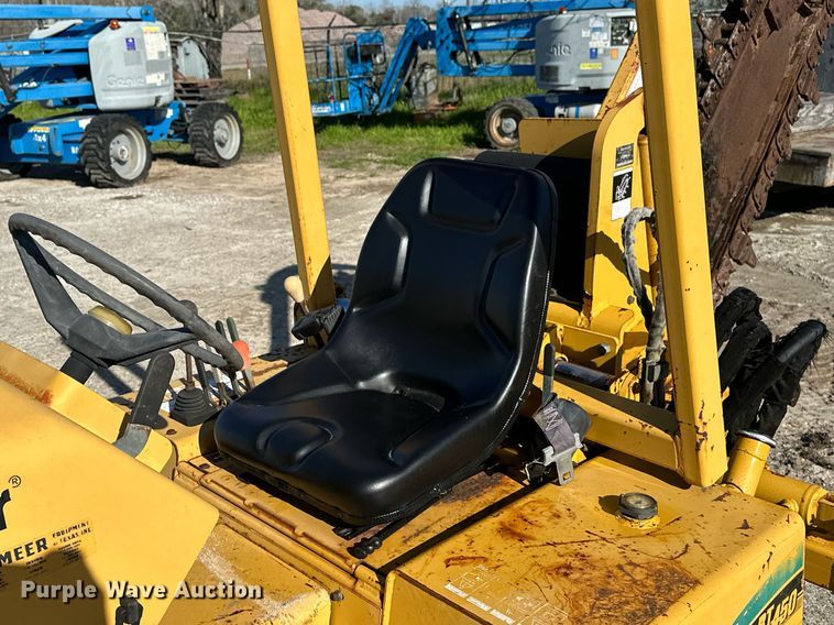 image for item DN7676 2006 Vermeer RT450 trencher