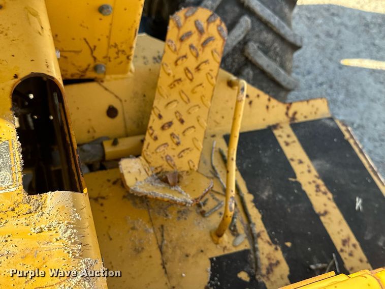 image for item DN7676 2006 Vermeer RT450 trencher