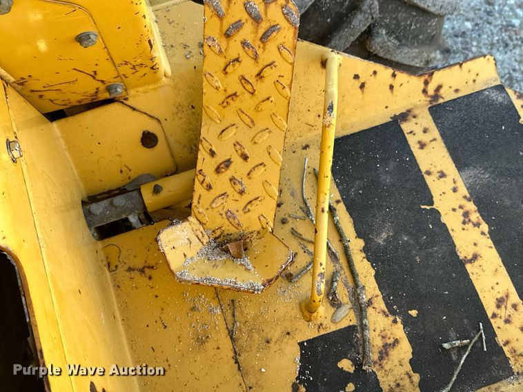 image for item DN7676 2006 Vermeer RT450 trencher