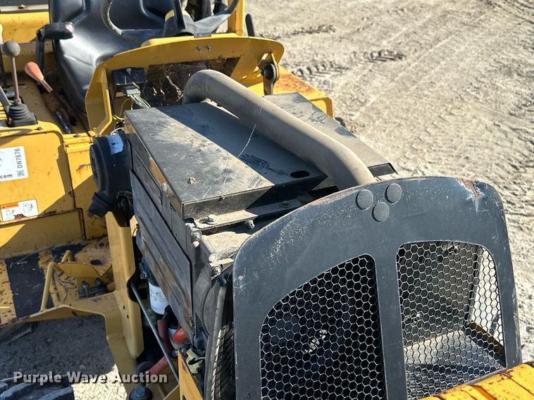 image for item DN7676 2006 Vermeer RT450 trencher