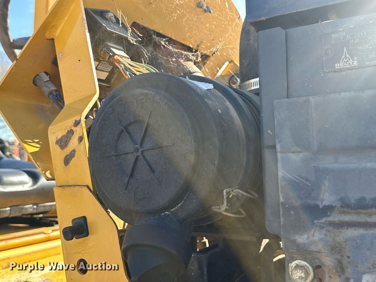 image for item DN7676 2006 Vermeer RT450 trencher