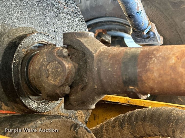 image for item DN7676 2006 Vermeer RT450 trencher