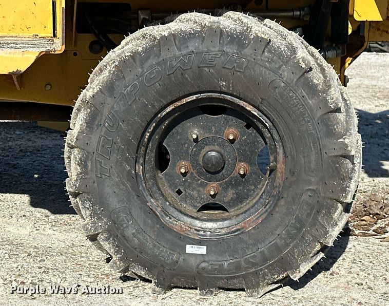 image for item DN7676 2006 Vermeer RT450 trencher