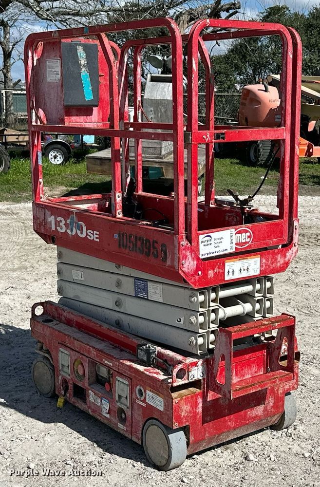 image for item DN7677 2016 MEC 1330SE scissor lift
