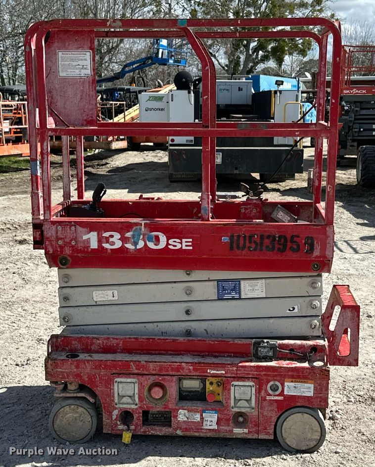 image for item DN7677 2016 MEC 1330SE scissor lift