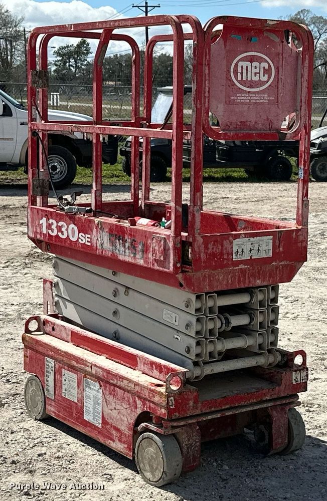 image for item DN7677 2016 MEC 1330SE scissor lift