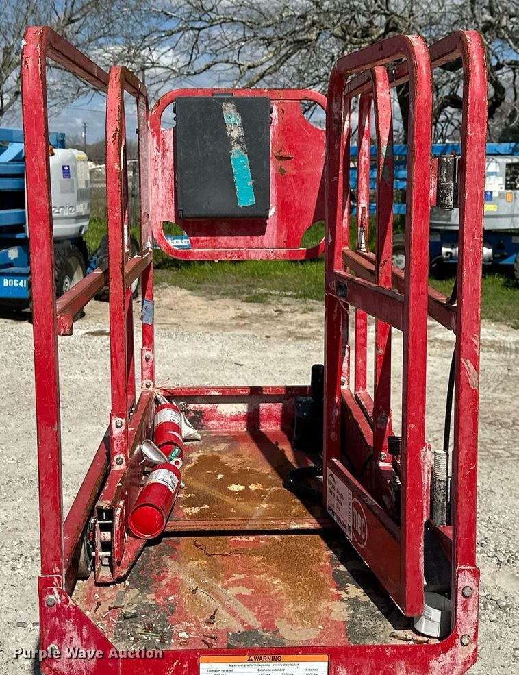 image for item DN7677 2016 MEC 1330SE scissor lift