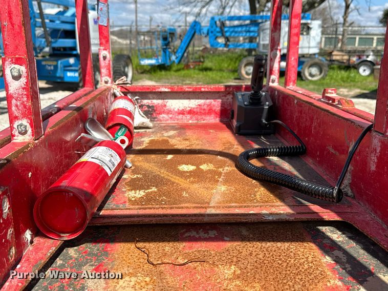 image for item DN7677 2016 MEC 1330SE scissor lift