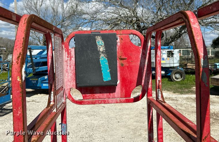 image for item DN7677 2016 MEC 1330SE scissor lift