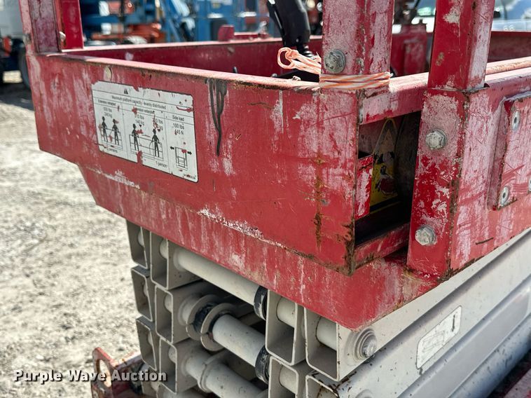 image for item DN7677 2016 MEC 1330SE scissor lift