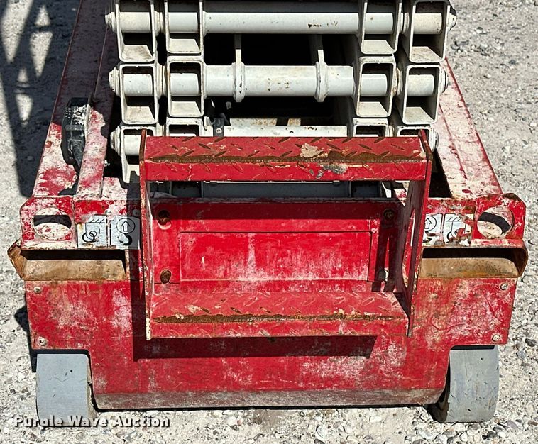 image for item DN7677 2016 MEC 1330SE scissor lift