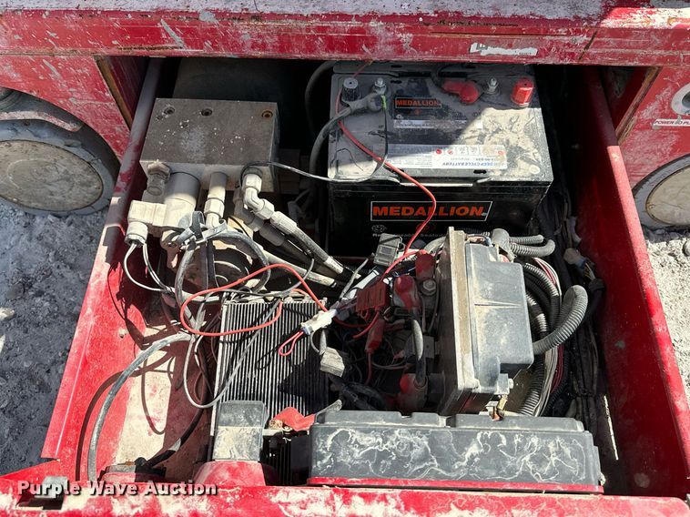 image for item DN7677 2016 MEC 1330SE scissor lift