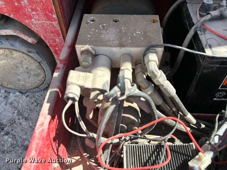 image for item DN7677 2016 MEC 1330SE scissor lift