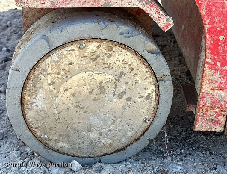 image for item DN7677 2016 MEC 1330SE scissor lift