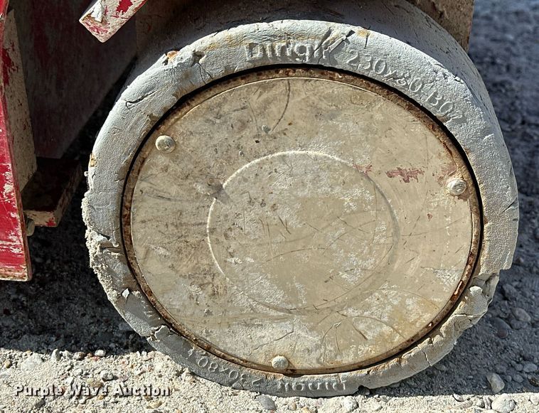 image for item DN7677 2016 MEC 1330SE scissor lift